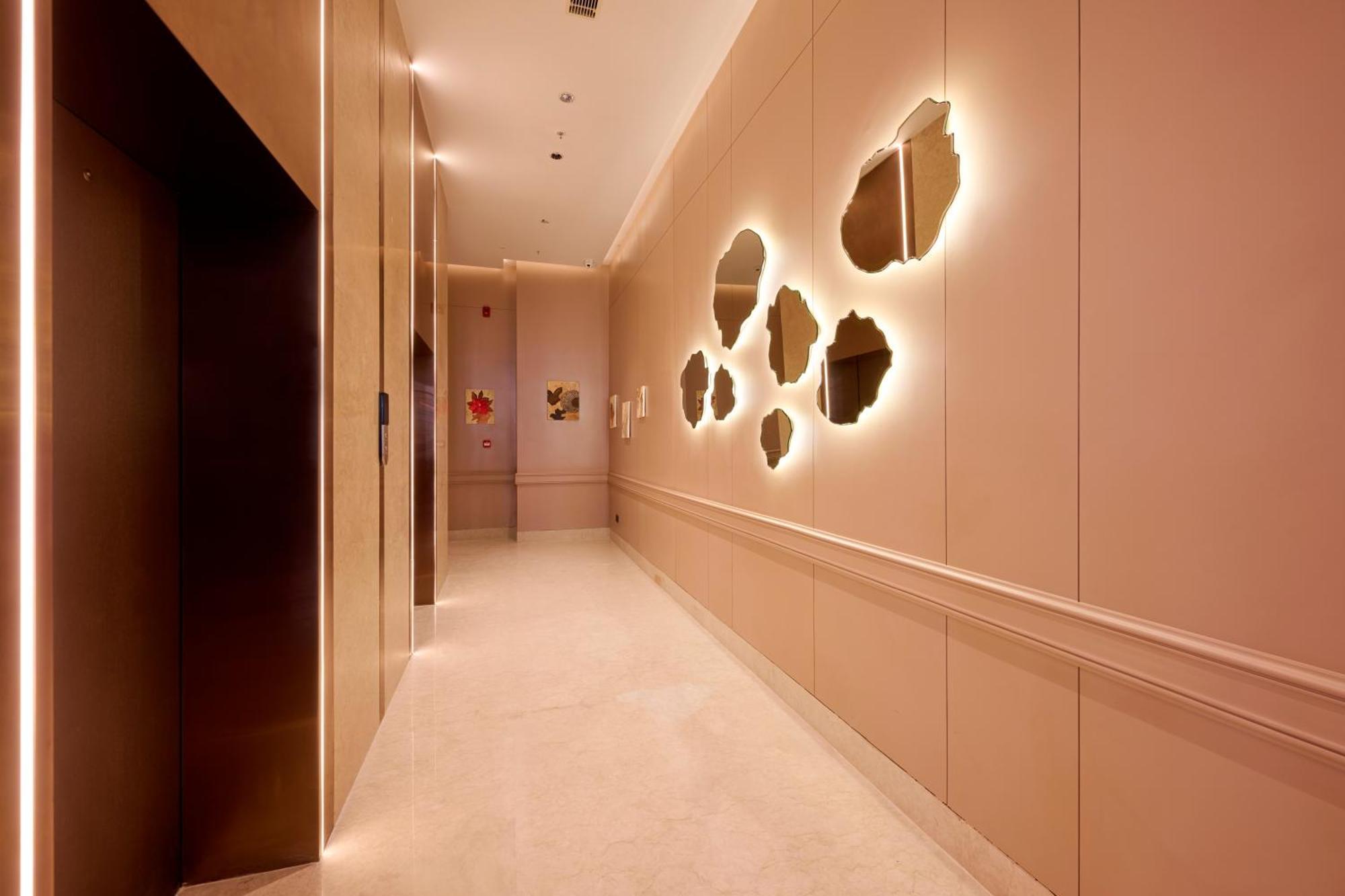 Iris Sarovar Portico Gurgaon Exteriör bild