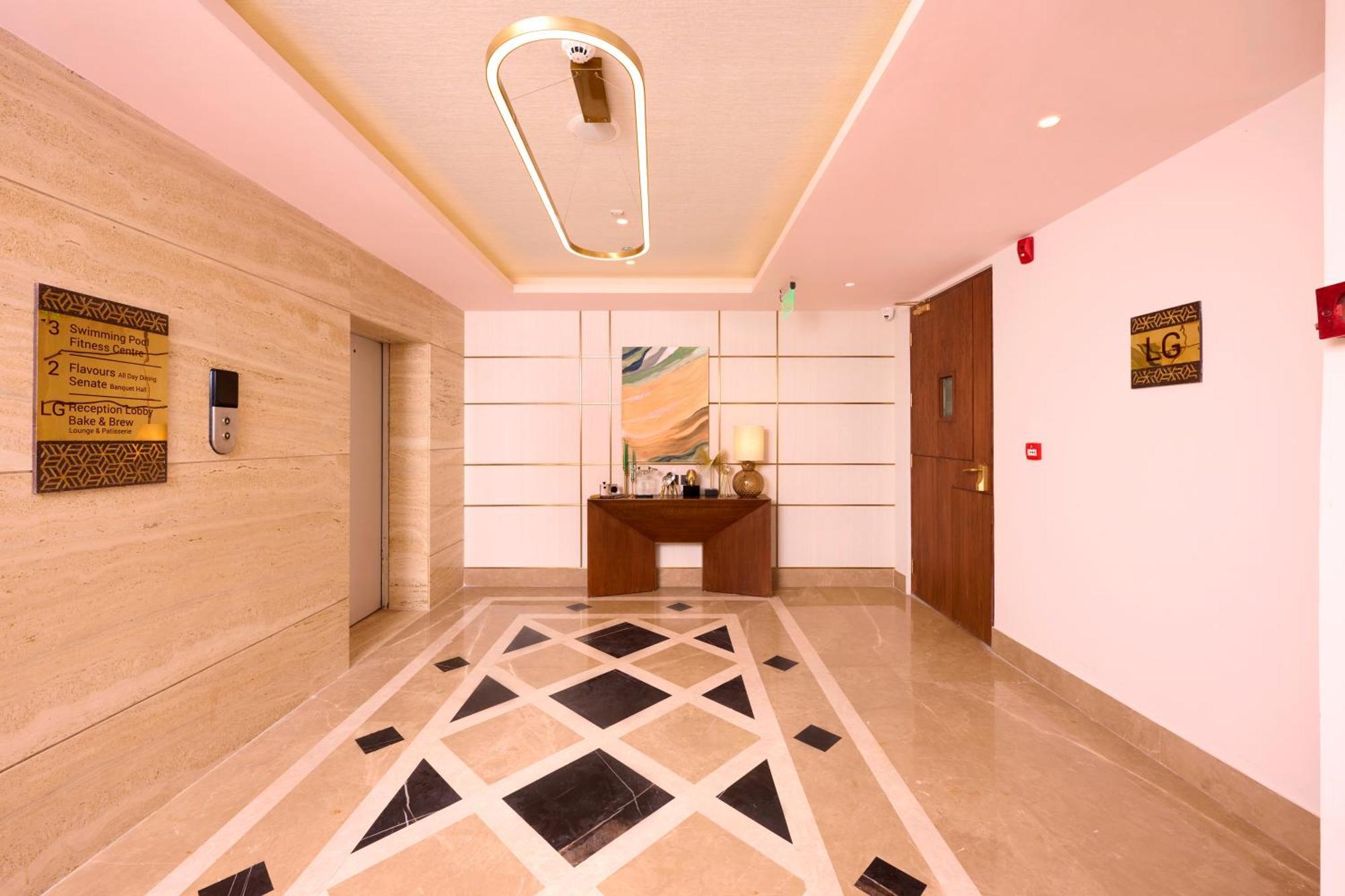 Iris Sarovar Portico Gurgaon Exteriör bild