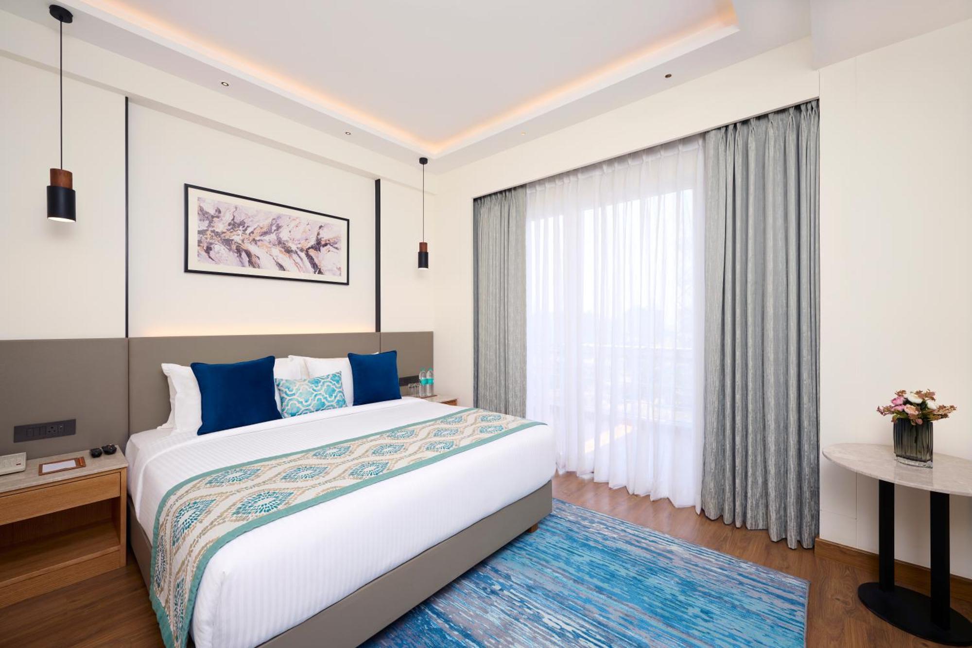 Iris Sarovar Portico Gurgaon Exteriör bild