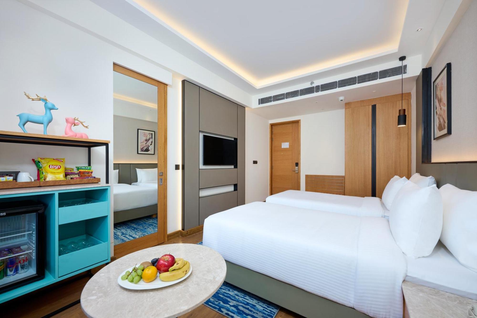 Iris Sarovar Portico Gurgaon Exteriör bild