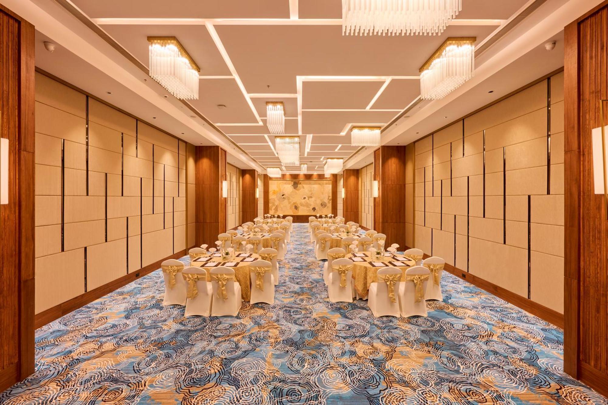 Iris Sarovar Portico Gurgaon Exteriör bild