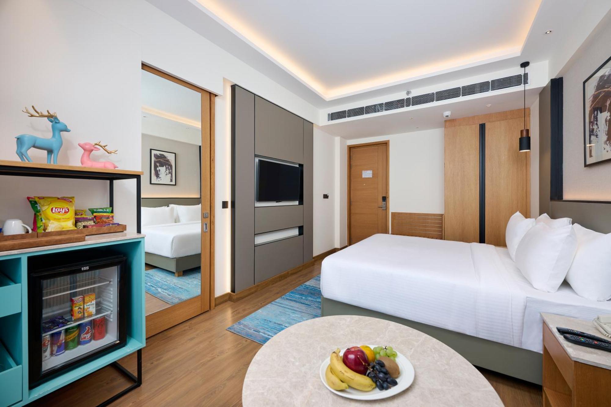Iris Sarovar Portico Gurgaon Exteriör bild